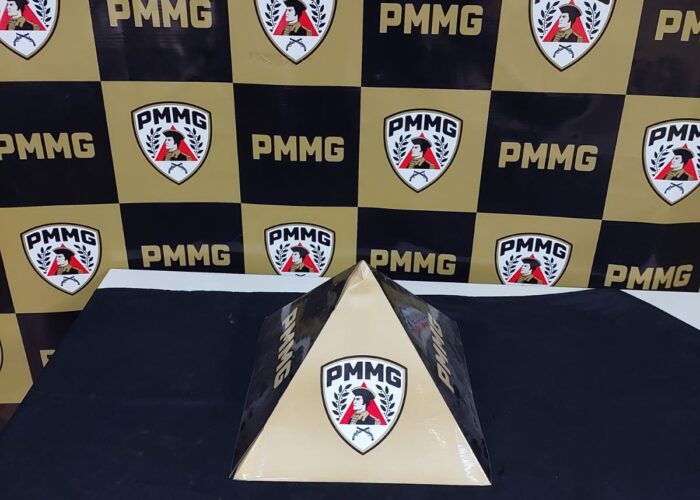 PM age rápido, apreende dois menores por roubo e recupera iPhone da vítima no centro de Patrocínio