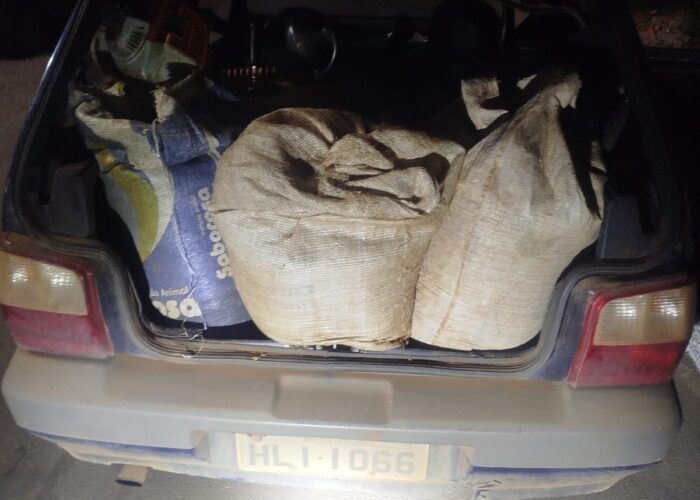 Dois homens são presos com 120 kg de silo furtado de propriedade rural em Salitre de Minas